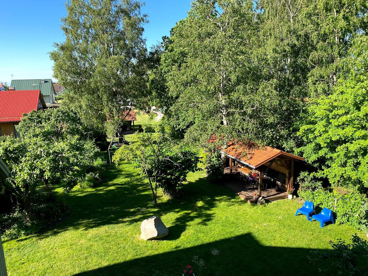 Garden and outdoor kitchen